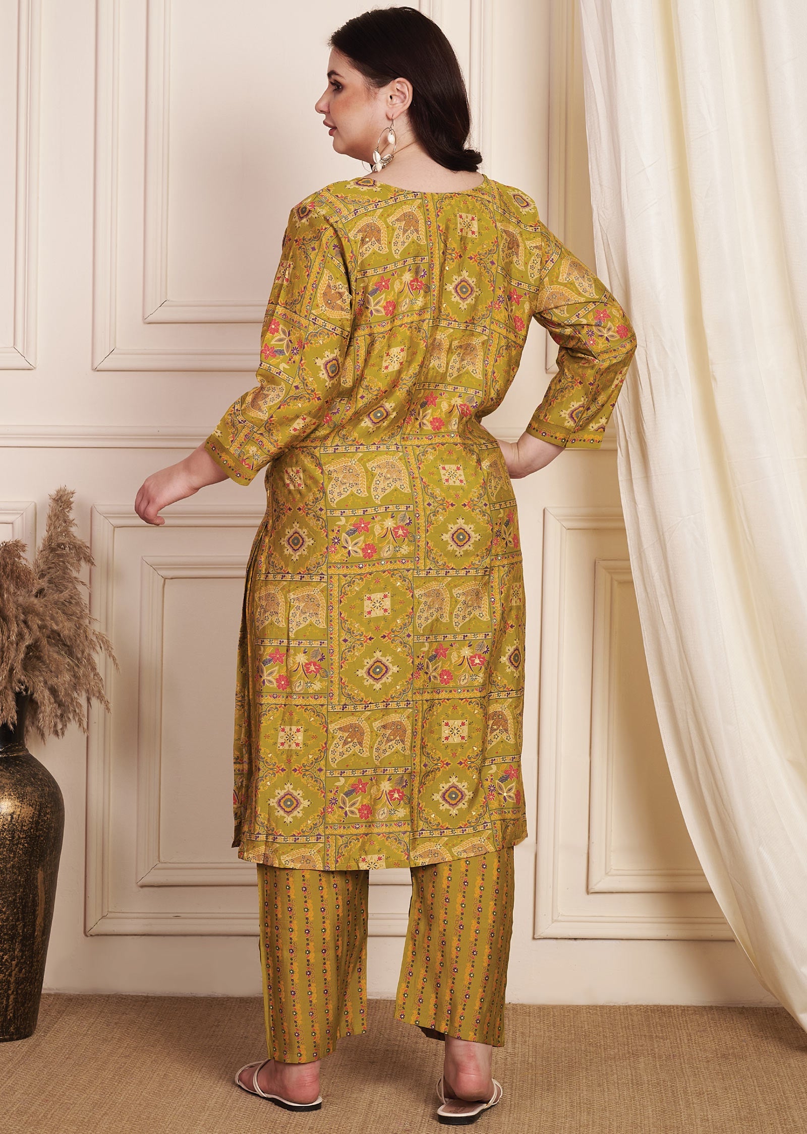 Mehndi Green Muslin Straight Cut Kurti Set