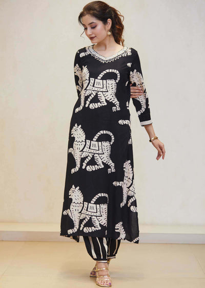 Black & Off White Reyon Printed Kurti Sets
