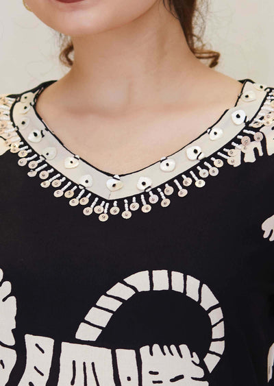 Black & Off White Reyon Printed Kurti Sets