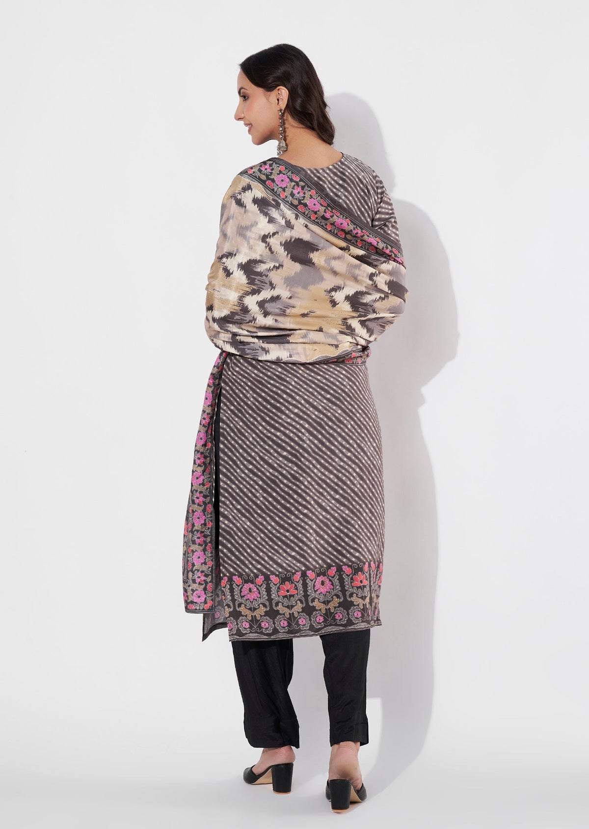 Mouse Muslin Straight cut suit