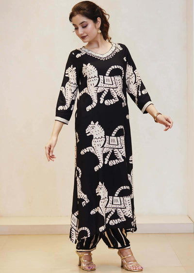 Black & Off White Reyon Printed Kurti Sets